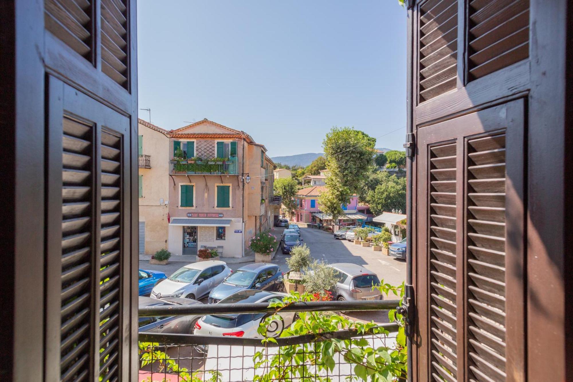 Logis Hotel Beausejour Berre-des-Alpes Buitenkant foto